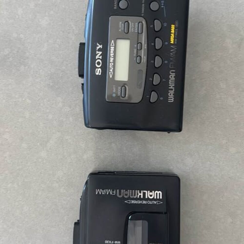 2 Sony Walkman